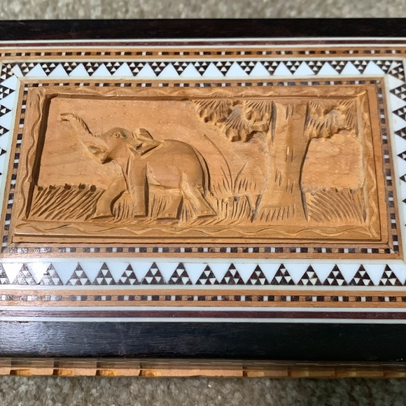 Beautiful Wooden Box - Picture 2 of 9